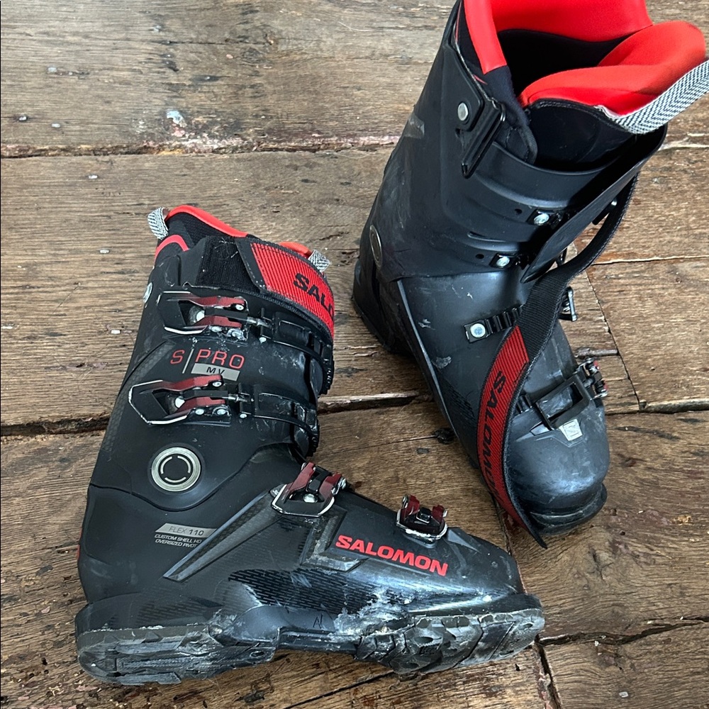 Salomon S/Pro MV  Flex110.  Black and Red Performance Ski Boots Mens 26.5